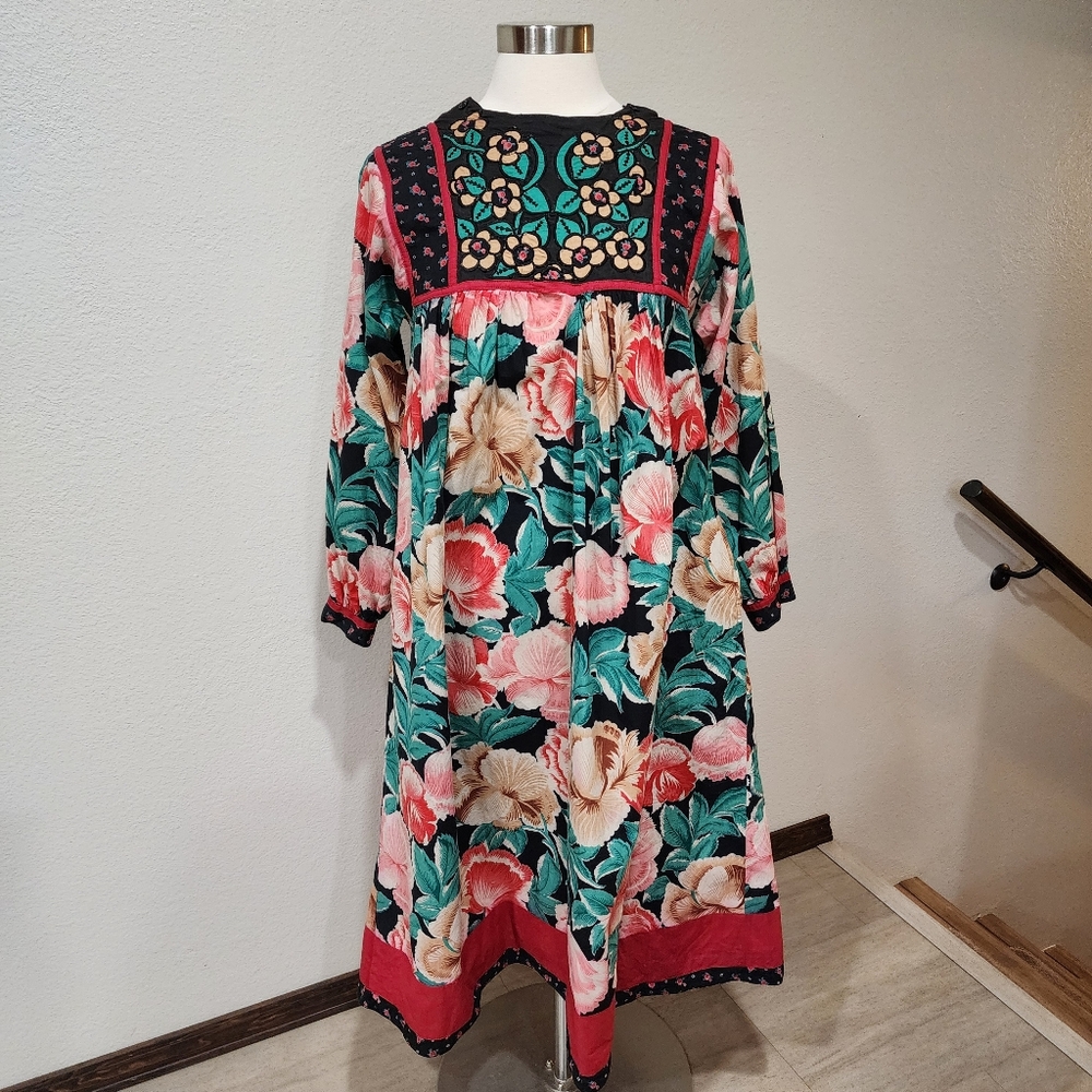 Vintage Starina Dress Dark Floral Cotton Modest Embroidered Women's size Small - Picture 2 of 10